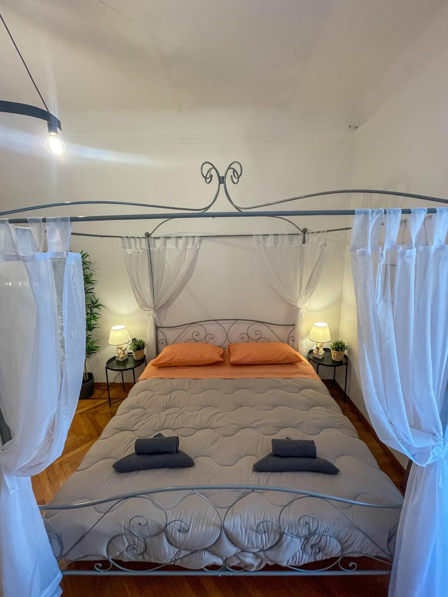 Dea Dreams - Old Style Apartment Mailand